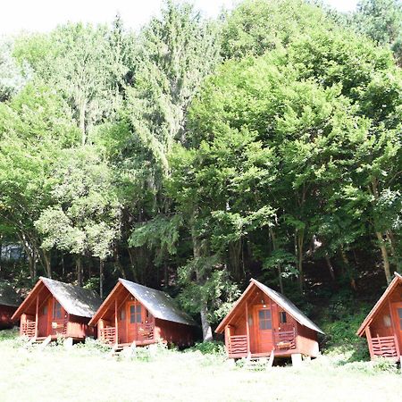 Cabanute Si Camping Dracula Capatineni-Paminteni ภายนอก รูปภาพ