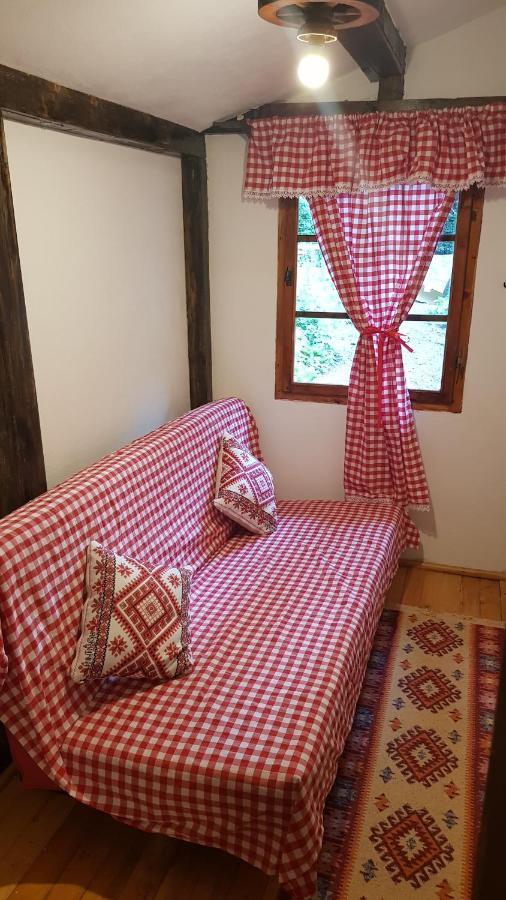 Cabanute Si Camping Dracula Capatineni-Paminteni ภายนอก รูปภาพ